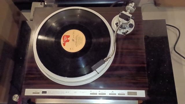 SANSUI XR-Q7 Fully Automatic Turntable