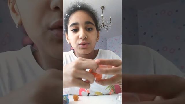 Видео про лизуны. Лизун воняет??! |Каролина Мбок смотреть онлайн