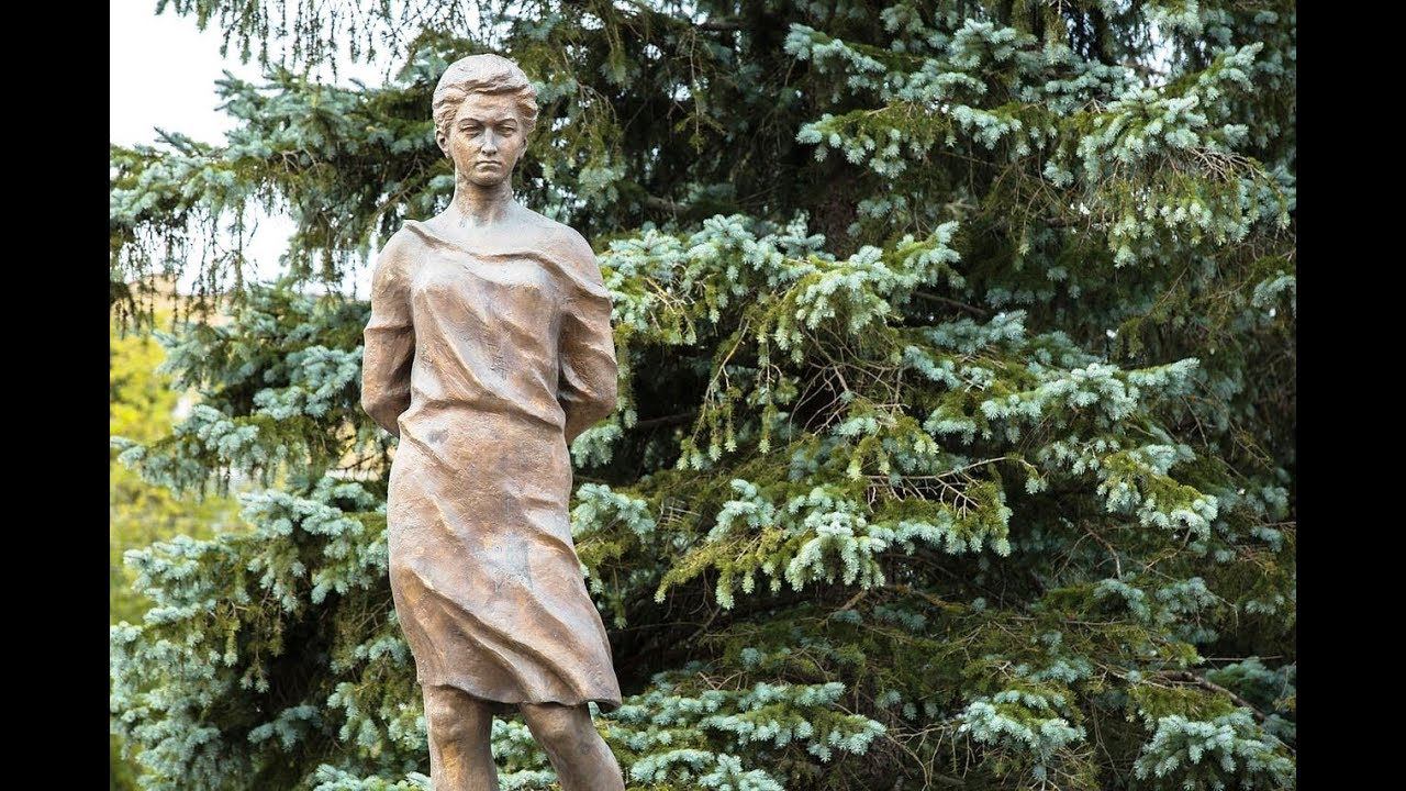 Стихотворение о Зое Космодемьянской