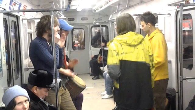 Звуковое сопровождение в метро. смотреть онлайн