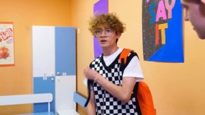 БУНТ В КАМПУСЕ!!! КАК ПОДРОСТКИ ВСТРЕТИЛИ НОВЕНЬКИХ! ОНИ ЭТОГО НЕ ОЖИДАЛИ