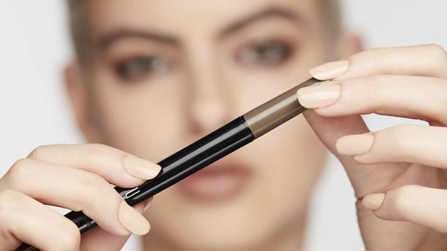 M•A•C – SHAPE AND SHADE BROW TINT смотреть онлайн
