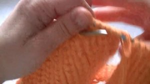 БОМБИЧЕСКАЯ ШАПКА - УШАНКА ПОЛУПАТЕНТНОЙ РЕЗИНКОЙ ИЗ ПРЯЖИ ПУХ НОРКИ.