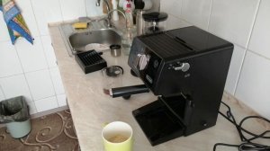 Готовим кофе в рожковой кофеварке Delonghi ECP 31.21