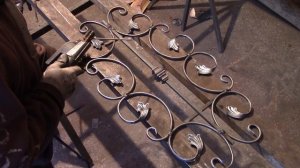 КАК СВАРИТЬ РЕШЕТКУ НА ОКНО, полное изготовление !!!