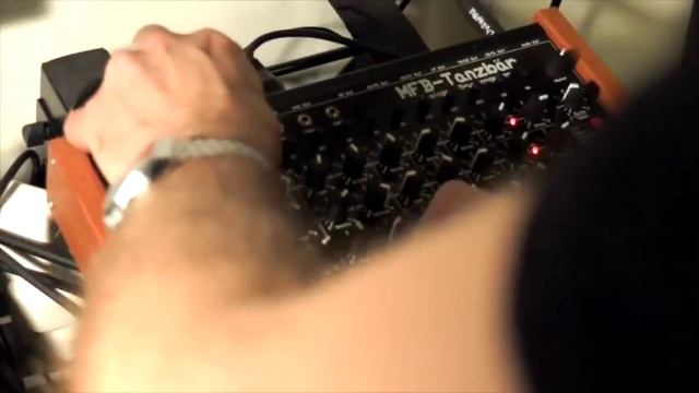 MFB Tanzbär ( Techno session ) смотреть онлайн