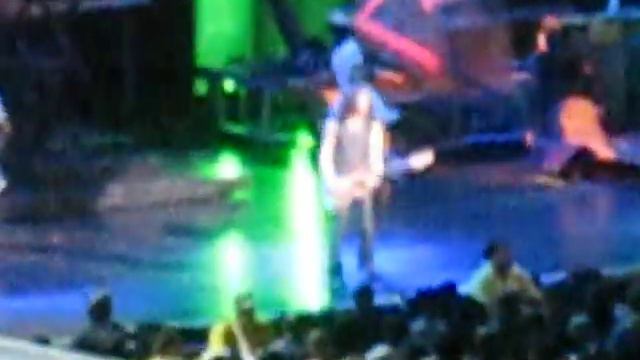 Nuno bettencourt with Rihanna mansfield 8-8-2010 смотреть онлайн