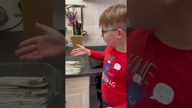 Попугай-шоумен