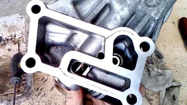 Hyundai Galloper 2.5 TDI - podstawa filtra oleju смотреть онлайн