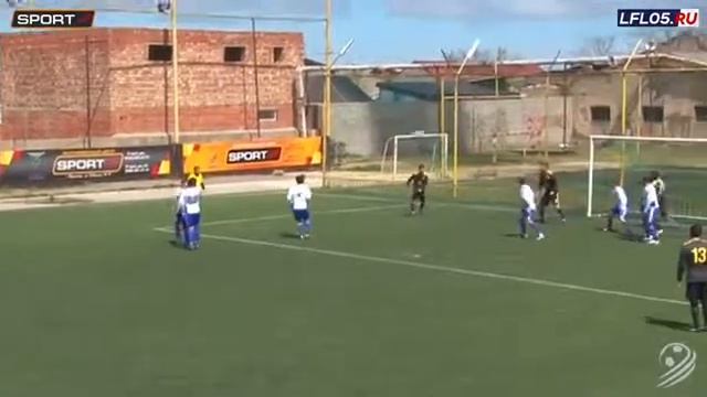 Арсен, то есть Шамиль, Исалдибиров красиво забил гол в ворота Элимхаджиева, то есть Мустапаева. смотреть онлайн