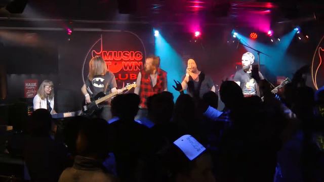 00014 Let Me Hear You Scream / Sabbath Inside + Иван Гуськов / Music Town 2013.06.12 смотреть онлайн