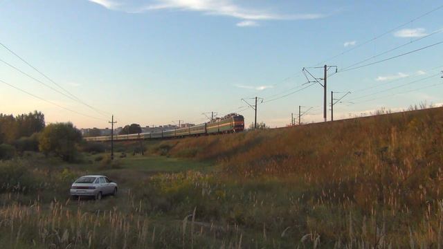 Электровоз ЧС8-040 с пассажирским поездом №341 Москва - Кишинев смотреть онлайн