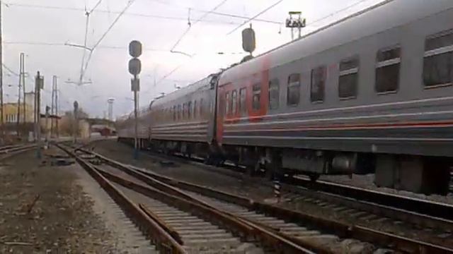 ЭП2К-059 с поездом №16 Москва - Екатеринбург, ст.Ревда смотреть онлайн