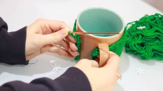 ❊ DIY: ВЯЗАНЫЙ ЧЕХОЛ ДЛЯ КРУЖКИ ❊ смотреть онлайн