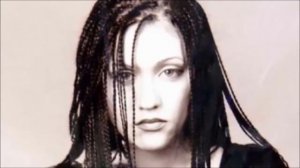 Как выглядит и чем занимается певица Линда.