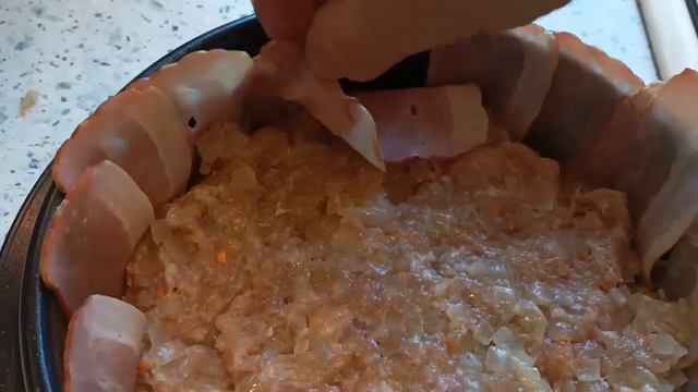 мясной пирог или большая котлета в беконе смотреть онлайн