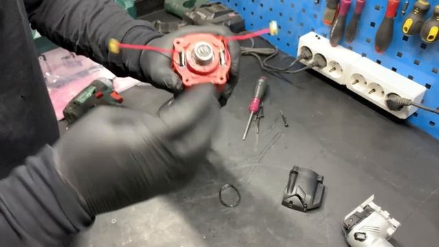 Замена LED-лампы на Мультитуле Metabo MT 400 QUICK смотреть онлайн