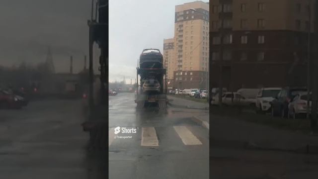 Как доставляют машины в автосалон #Shorts смотреть онлайн