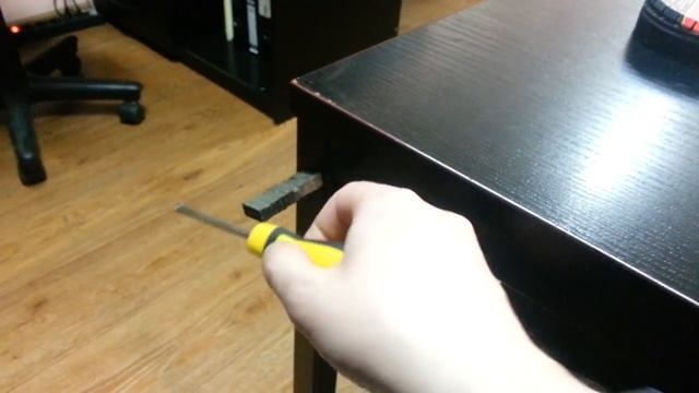 Как намагнитить отвёртку по (How to magnetize a screwdriver) LifeHack смотреть онлайн
