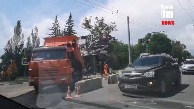 На Годыны приступили к ремонту дороги смотреть онлайн