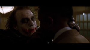 Хочешь знать, откуда эти шрамы? Мой папаша был алкаш и изверг. Темный рыцарь. 2008.