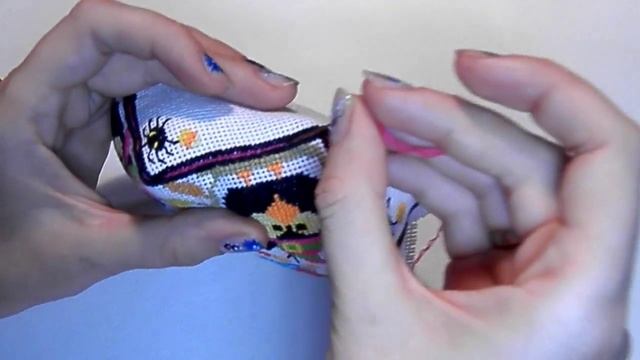 Вышитая игольница. Как сшить бискорню. смотреть онлайн