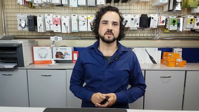 Видеообзор популярного фитнес браслета Xiaomi Mi Band 4 смотреть онлайн