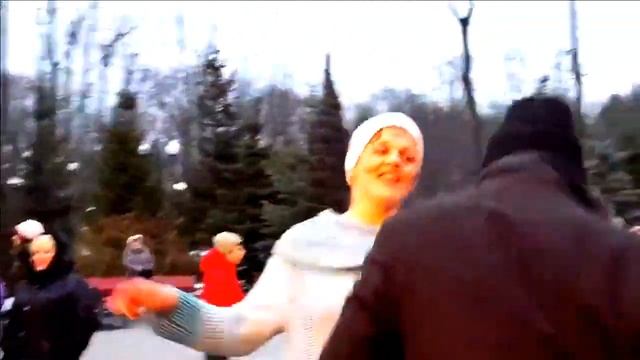 А Я НЕСУ ТЕБЕ ЦВЕТЫ смотреть онлайн