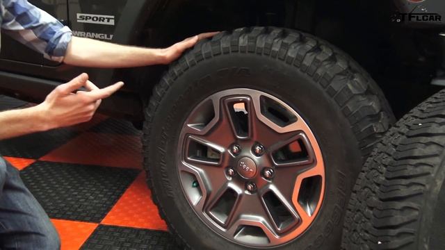 2017 Jeep Wrangler Rubicon vs Sport Mashup Review: Is The Rubicon Worth $11K More? смотреть онлайн