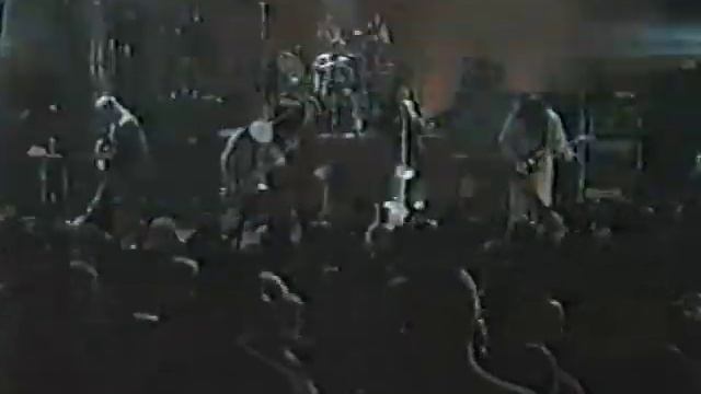 Korn - Beg For Me Live @ Apollo 99' смотреть онлайн