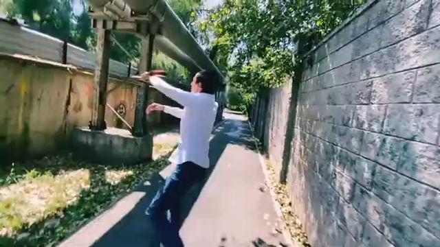 Axe spinning 2020 best ax tricks Трюки с топором 2020 смотреть онлайн