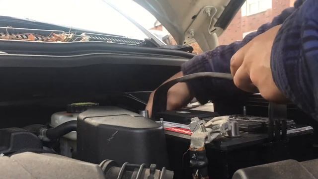 Ford Explorer battery replacement. FAST!!!!! смотреть онлайн