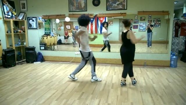 Сальса (продолжающие). Yoanis Meneses и Оля Самойлова 25.07.16 смотреть онлайн