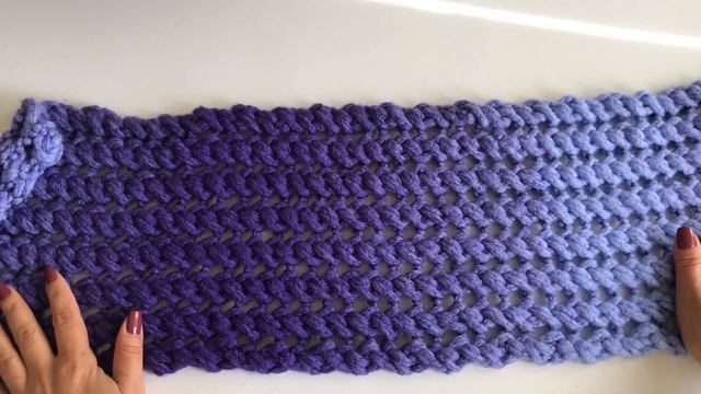 Шарф и снуд Вяжем руками Без спиц и крючка Loops Boucles смотреть онлайн