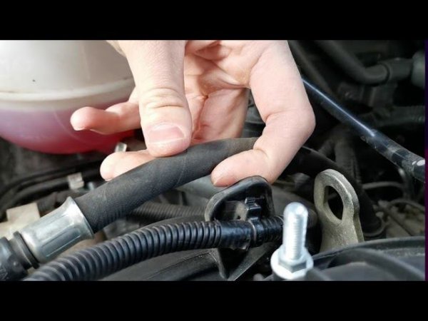 Лада Веста с двигателем 1,8 л. - перетирание топливного шланга