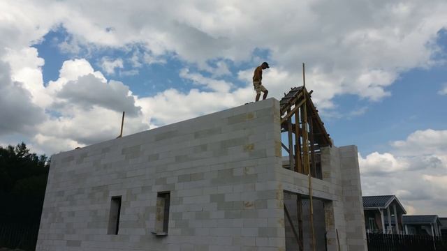 Строим Газобетонный Барнхаус: Первые Шаги к Совершенству! смотреть онлайн