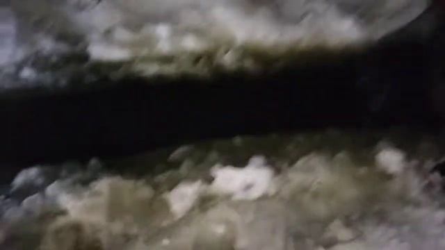 Рыбалка-Раколовки трещят по швам от карася.Запускаем рыбу в пруд зимой смотреть онлайн