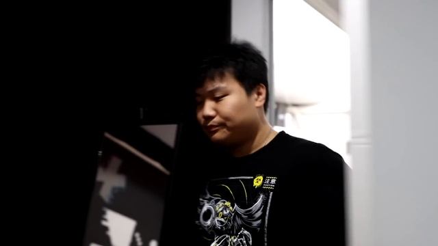 N wakes up as a Marketable Figurine смотреть онлайн