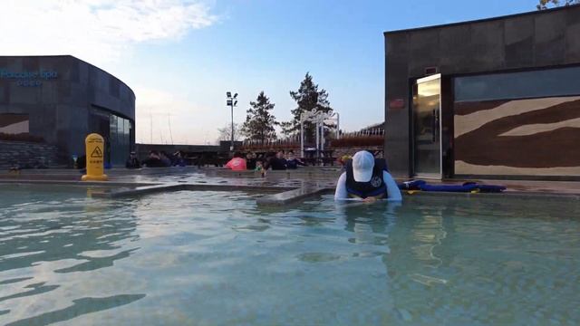 PARADISE SPA | Открытый бассейн зимой ?? | Сауна в Корее | Как отдыхают корейцы | Южная Корея Влог смотреть онлайн