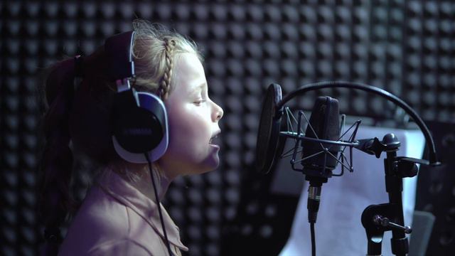 Очень люблю Валю Карнавал💜 "Ромашки " в моём исполнении. смотреть онлайн