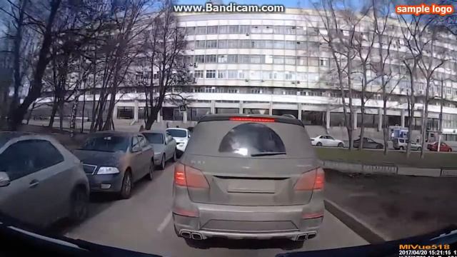 Хам не пропустил скорую смотреть онлайн