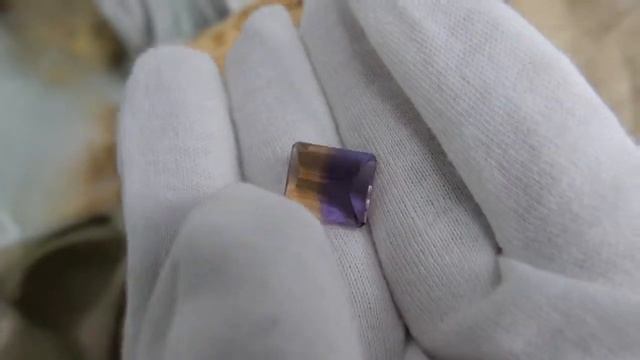 Драгоценные камни Баснословно: Аметрин из Боливии огранка октагон доска 13,82x11,89мм 9,31 карат смотреть онлайн