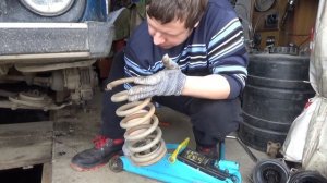 ЗАМЕНА ПРУЖИНЫ БЕЗ СТЯЖЕК НА НИВЕ #АвтоФормула4х4