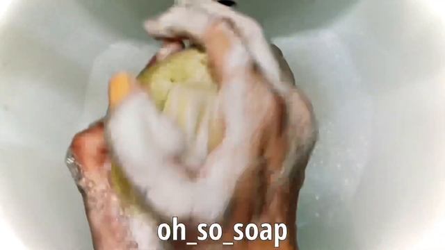 АСМР мыление белых мыл | ASMR WHITE SOAP смотреть онлайн