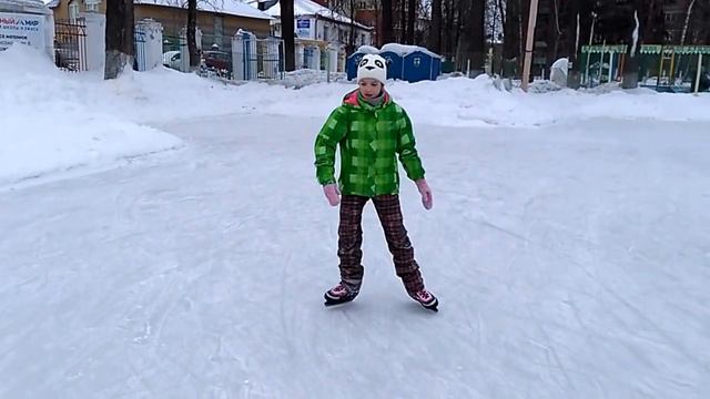 Осваиваю коньки !!! 🏆🏅⛸ смотреть онлайн
