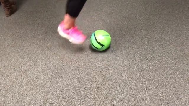 Toe Taps Circle смотреть онлайн
