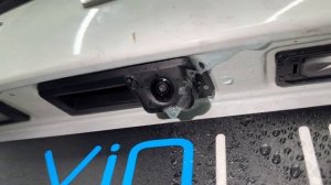 Установили оригинальную камеру заднего вида со встроенным омывателем на Skoda Rapid