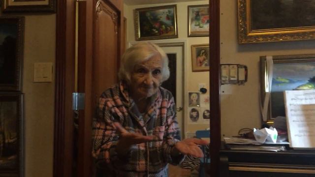 Entertainment for our grandma Цыганка Неся Симхаевна Шварц-Негруци смотреть онлайн
