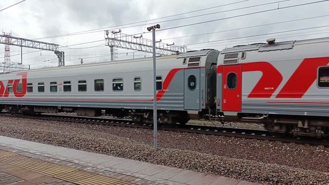 ЭП20-069 с скорым поездом 063/064 со сообщением Самара-Санкт-Петербург. Кусково. смотреть онлайн