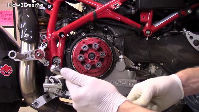 Сухое сцепление, быстрая и дешевая модификация при помощи смазки; Ducati 999 , часть 2 смотреть онлайн